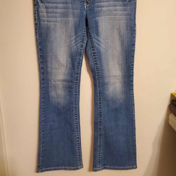 Maurices original denim - Picture 2 of 9
